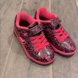 Girls heelys excellent condition!